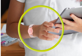 Řemínek AirTag A4, Růžová s motivem Jednorožce