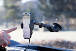 Bezdrátová nabíječka do auta 15W CA16