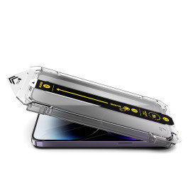 Screen Guard iPhone 14 / 13 / 13 Pro / 16e with easy application
