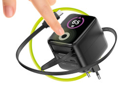 GaN síťová nabíječka s displejem 65W PW3 - USB-C Kabel + USB-C + USB-A
