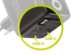 GaN síťová nabíječka s displejem 65W PW3 - USB-C Kabel + USB-C + USB-A