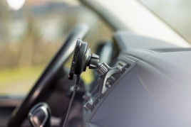 Wireless Car Vent Qi2 Charger CA15 with integrated fan