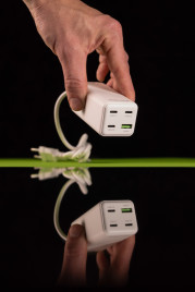 GaN 100W kompaktní MultiHub nabíječka PW18 3× USB-C + USB-A