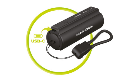 Kompaktní PowerBanka PB7 5000 mAh s baterkou a USB-C kabelem