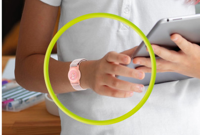 Řemínek AirTag A4, Růžová s motivem Jednorožce