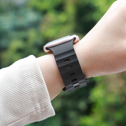 Řemínek III pro Apple Watch 44 / 45 / 46 / 49 mm – Černý